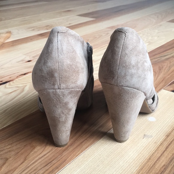 BCBG open toe Booties - Picture 3 of 6